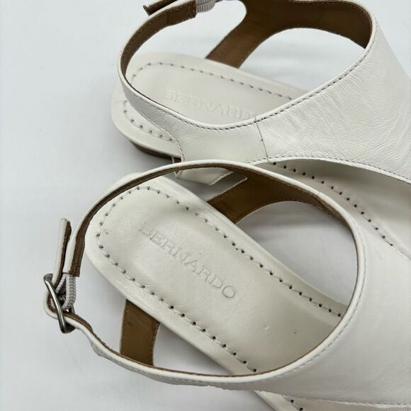 Bernardo Goldy Sandal - Picture 6 of 10
